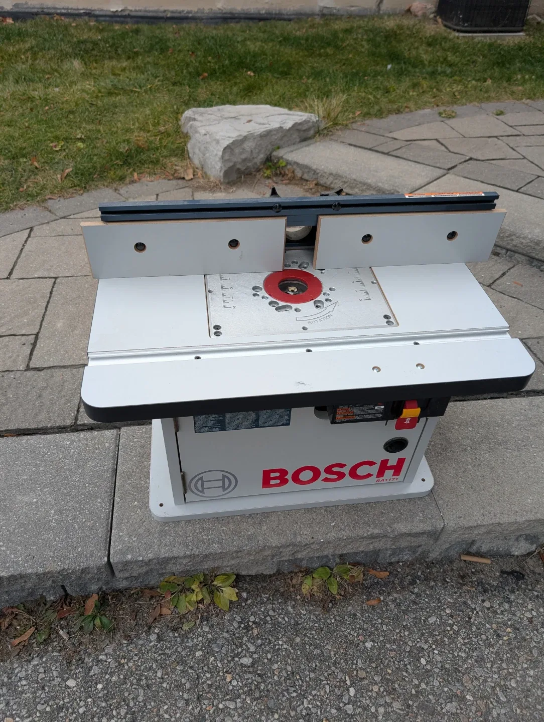 Bosch 12 Amp Corded Electronic Router
