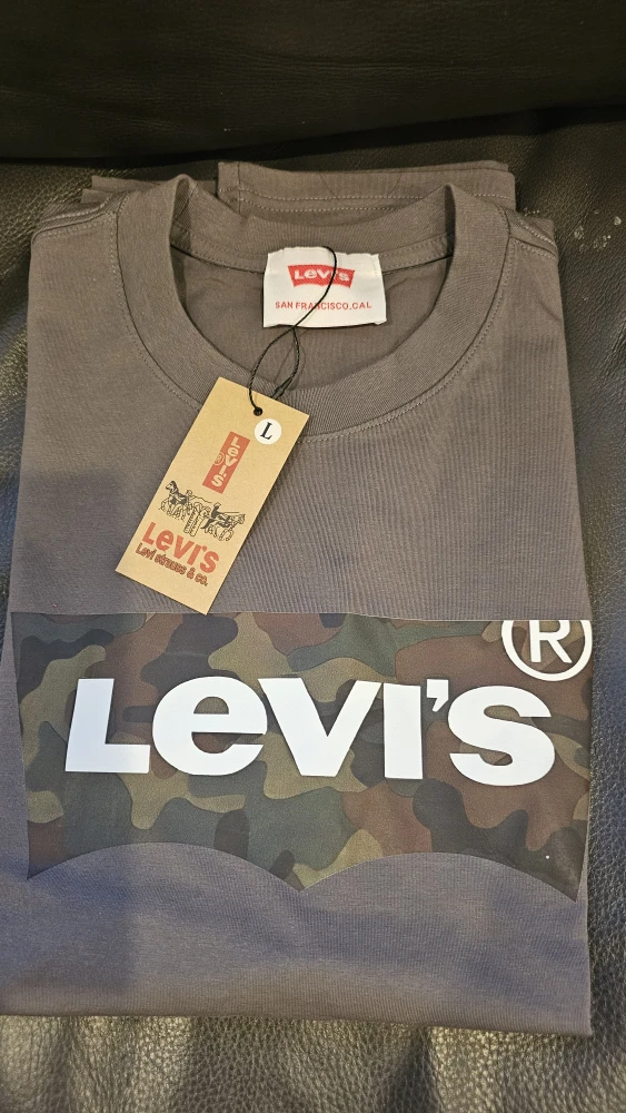 Levi's T-Shirt - Size L - Camo Logo