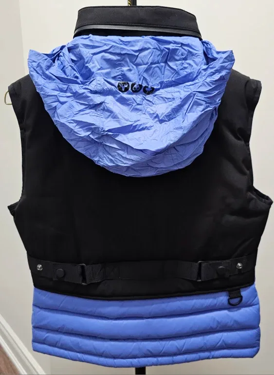 MOOSE KNUCKLES Women Hudson Vest - An ultra-light down vest image indicator(3)