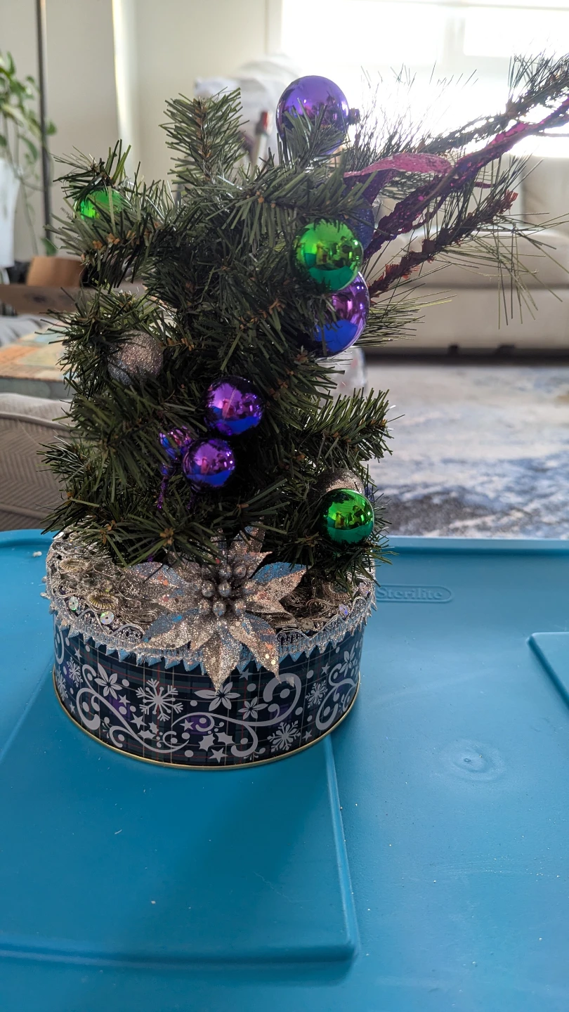 Festive Holiday Decor - photo 4