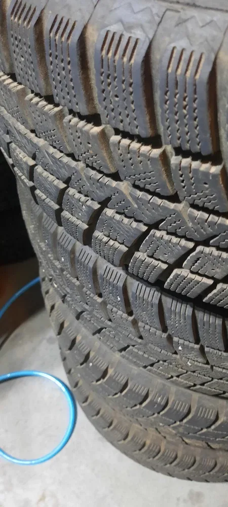 Goodyear Winter Tires 215/60R16 95T