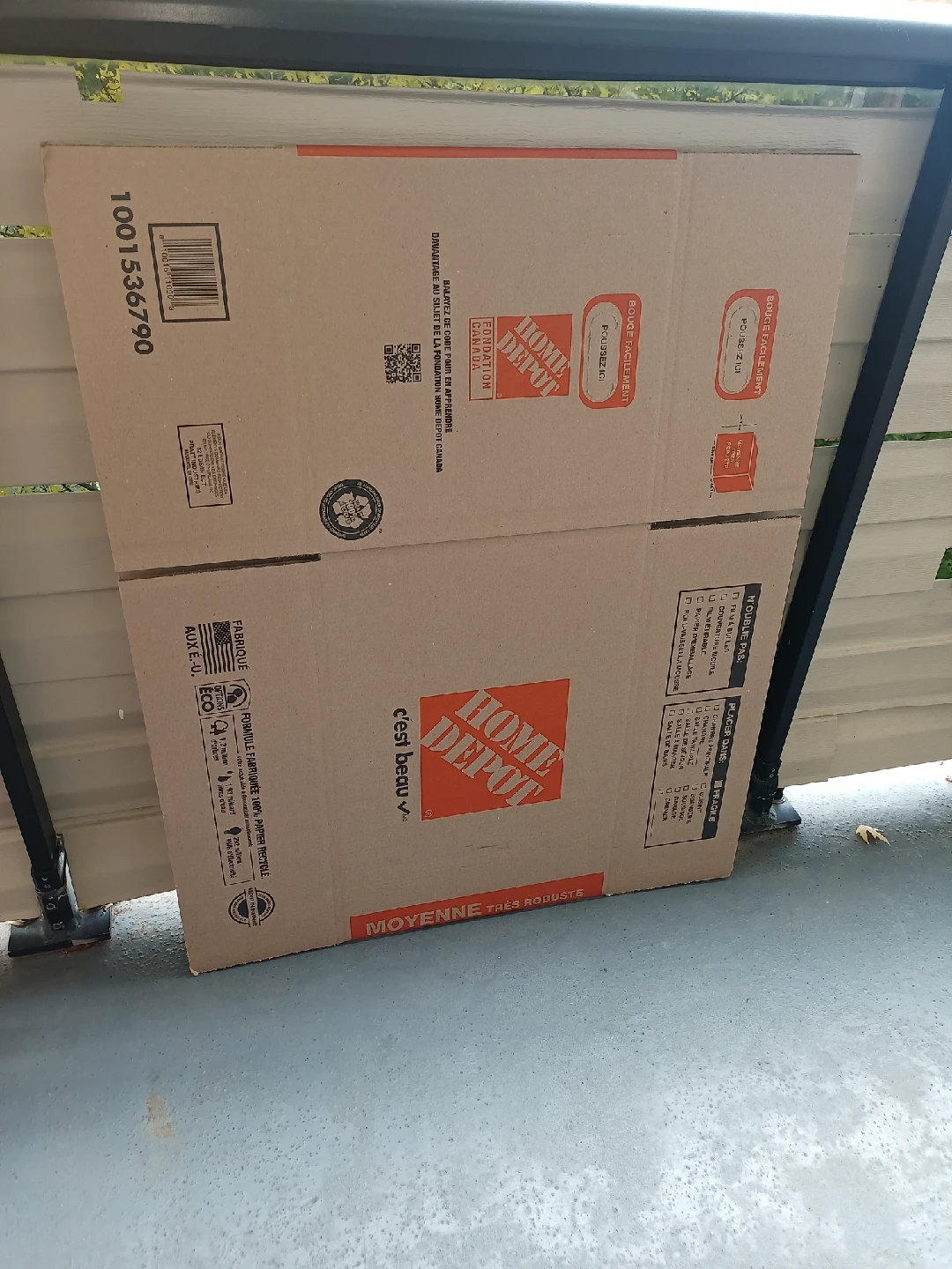 free~1x  Heavy Duty Medium Moving Box 🥕