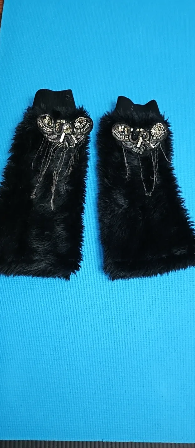 ✌️Black Furry foot& leg Warmers image indicator(4)