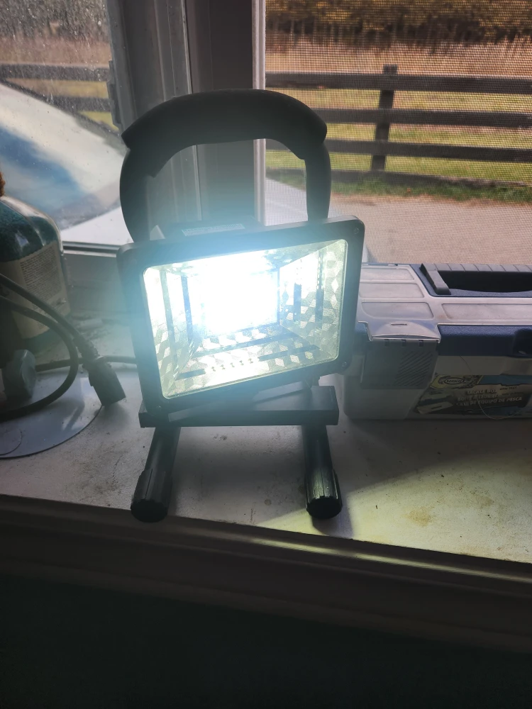Portable LED Work Light & Service Light - photo 4