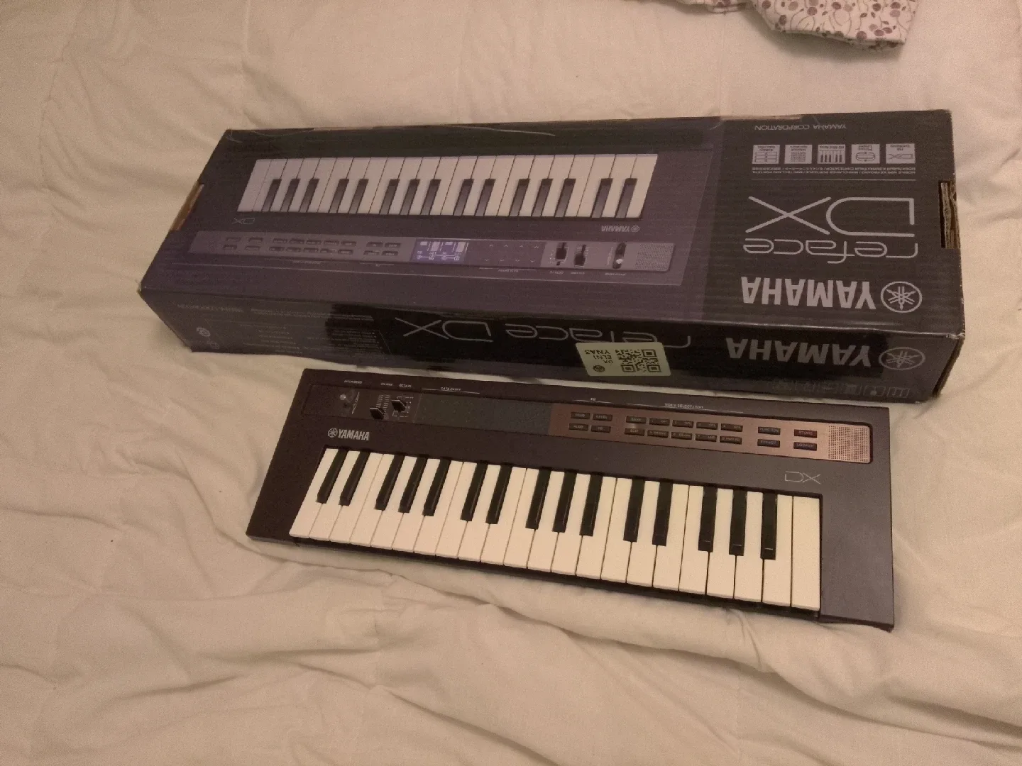 Yamaha Reface DX Portable FM Synthesizer - Original 80s Sounds thumbnail