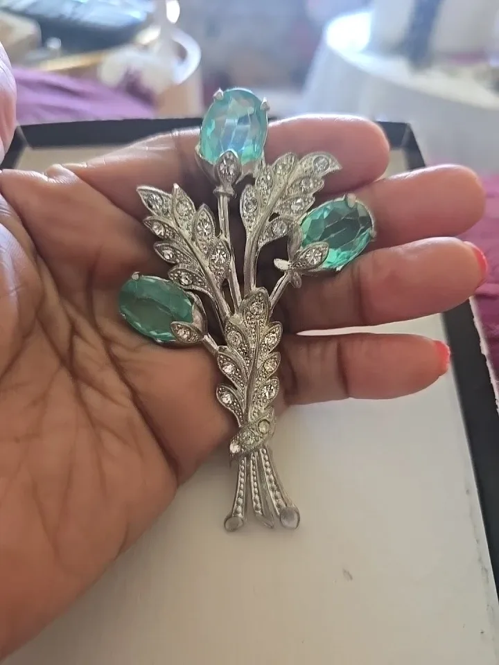 Vintage Silver Tone Floral Brooch with Aqua Blue Stones image indicator(5)