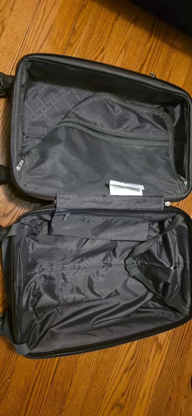 Samsonite Carry-On Suitcase image indicator(6)