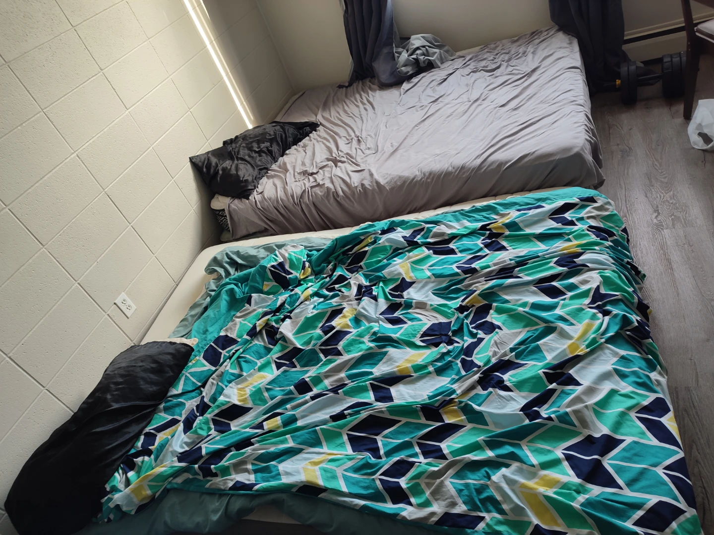 Queen sized mattresses for free