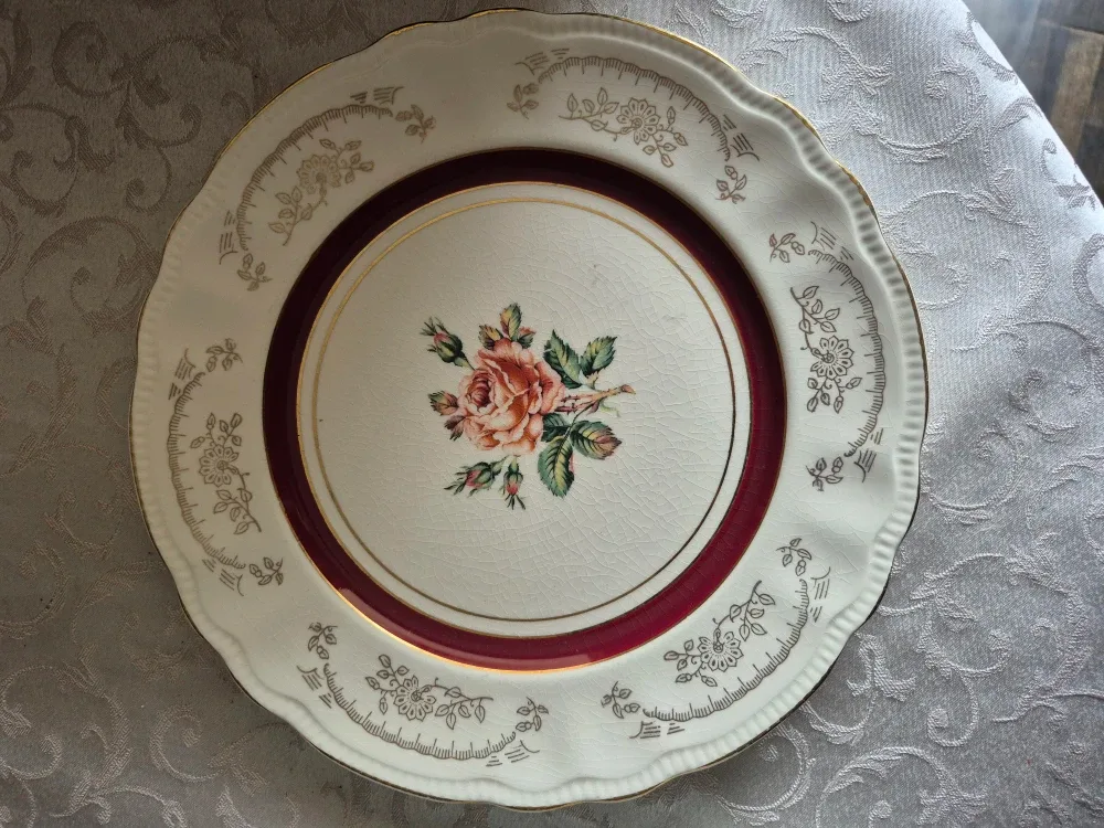 Vintage Radford Pottery Plate image indicator(2)