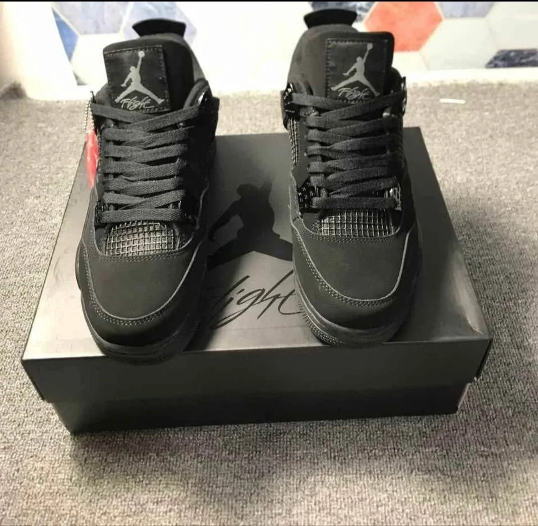 Air Jordan 4 Retro Black Cat image indicator(4)