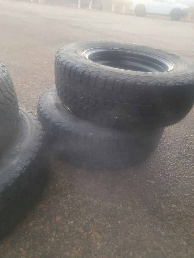 Winterforce 215/70R15 Tires image indicator(4)