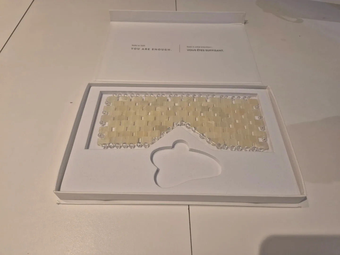 MONAT Jade Eye Mask & Gua Sha Set - New in Box! image indicator(2)