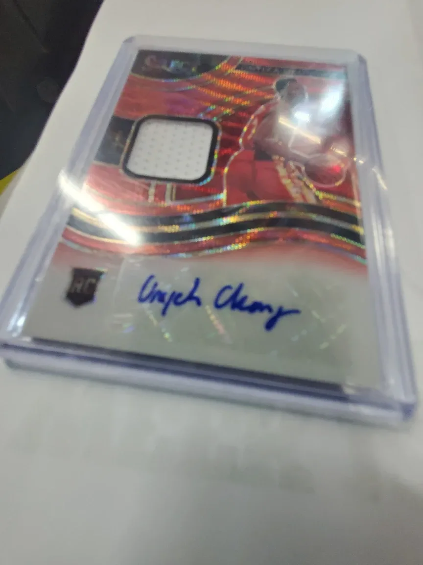 Onyeka Okongwu (Rookie Auto Patch) Rookie card image indicator(5)