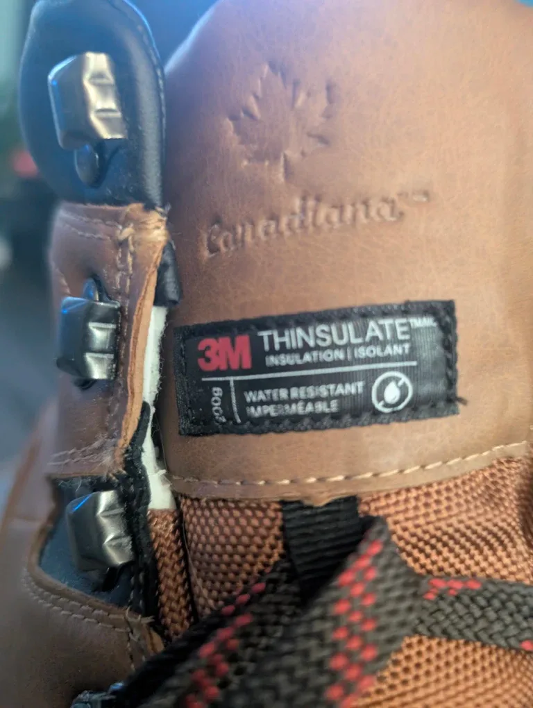 Men's size 11 insulated work boots has 3M thinsulate image indicator(2)