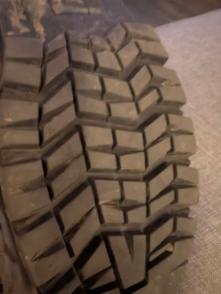 Men's size 11 insulated work boots has 3M thinsulate image indicator(3)