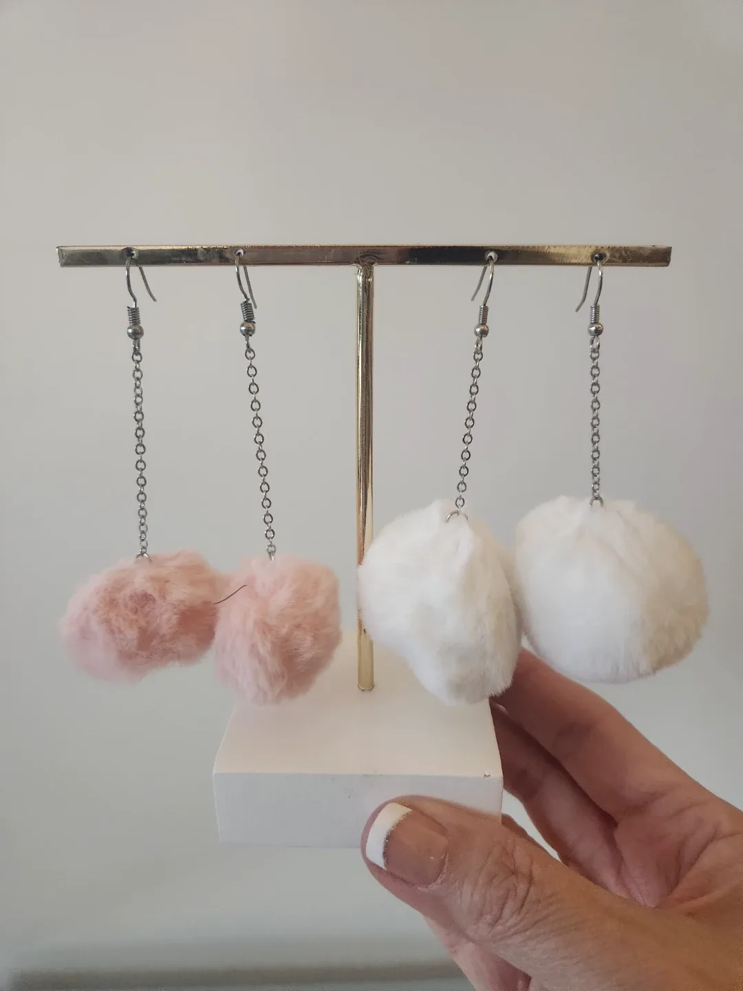 BRAND NEW Korean designed earrings set #1- perfect for gifting image indicator(6)