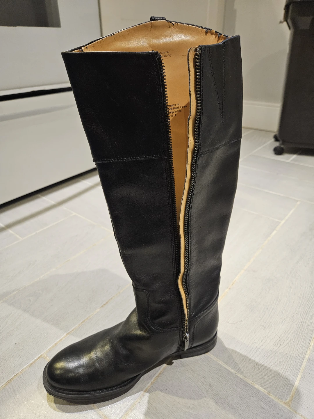 Womens zippered leather boots