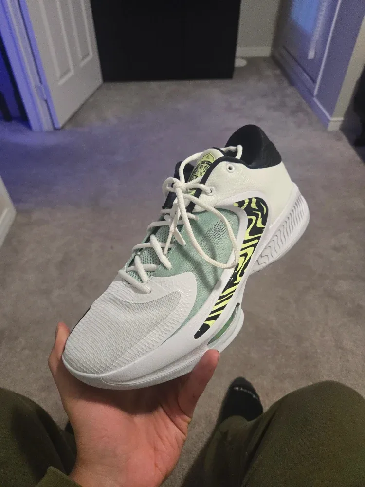 Nike Zoom Freak 4s size 12 image indicator(5)