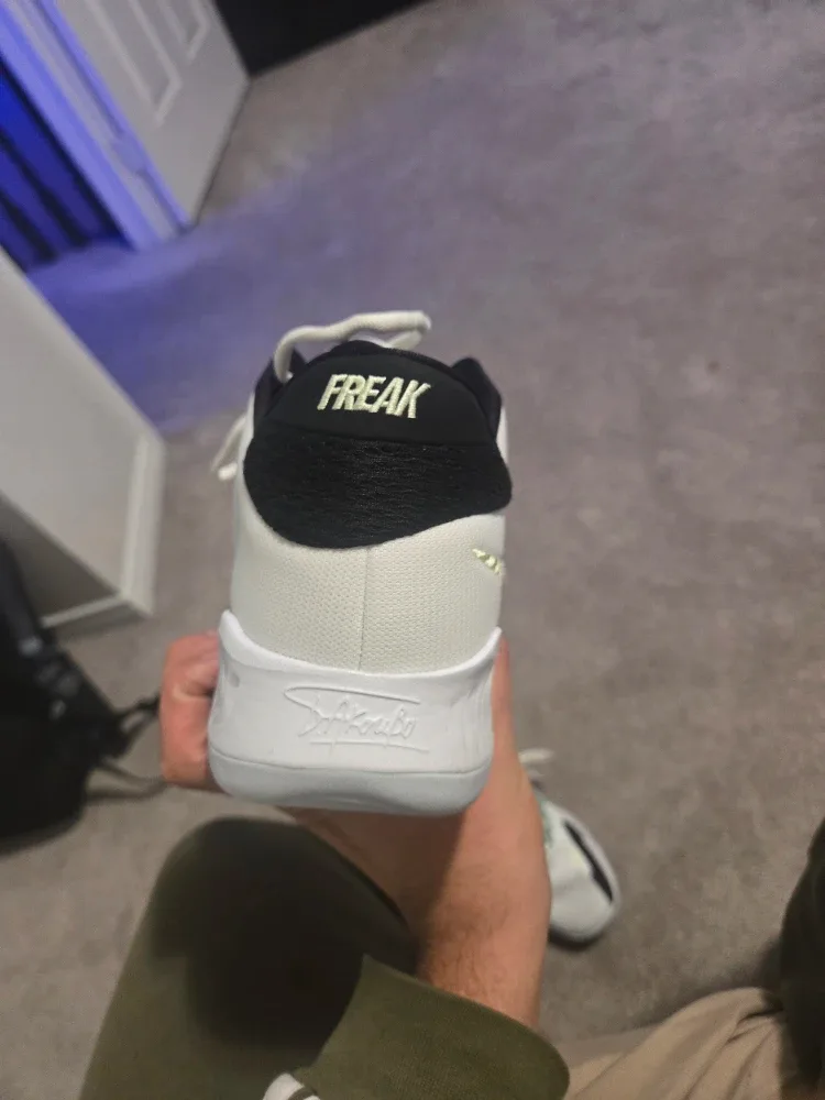 Nike Zoom Freak 4s size 12 image indicator(8)