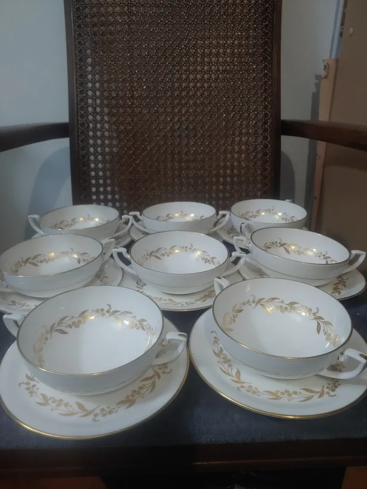 Royal Worcester Saguenay Cream Soup Bowls & Saucers image indicator(2)