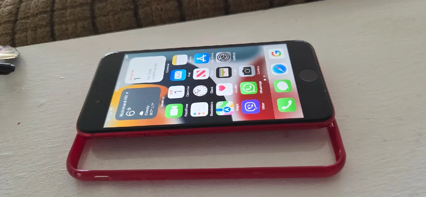 Apple iPhone SE Red 64GB image indicator(7)