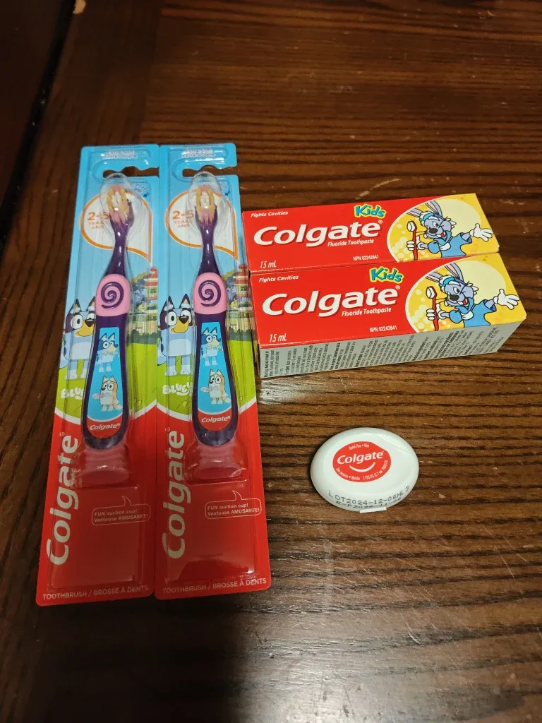 Colgate Kids 2 Toothbrush & 2 Toothpaste & 1 Floss