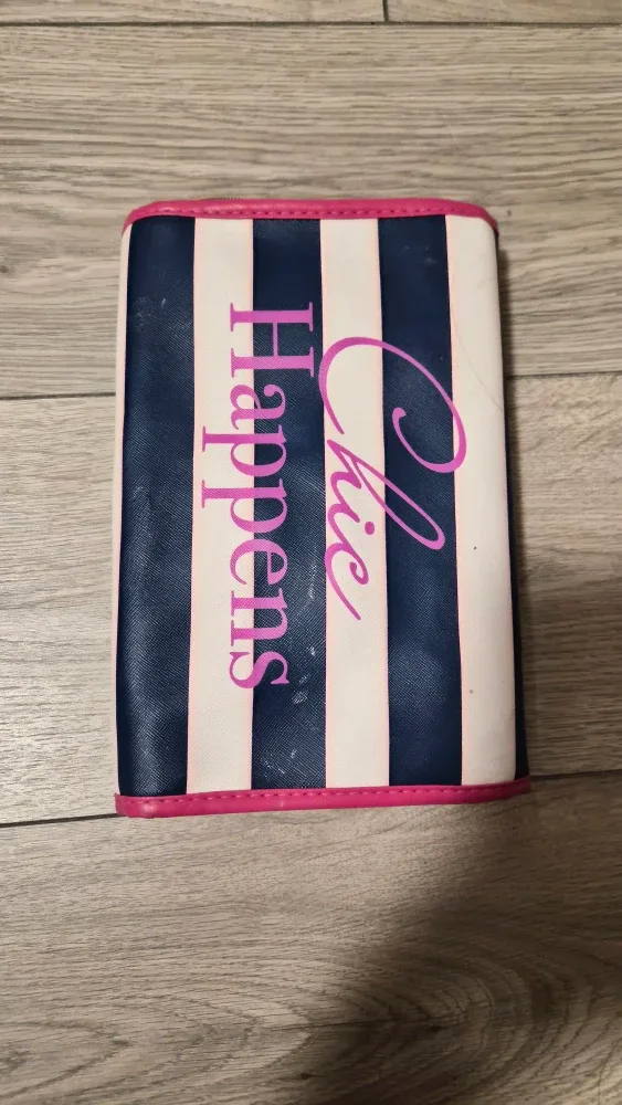 FREE Travel Pouch image indicator(2)