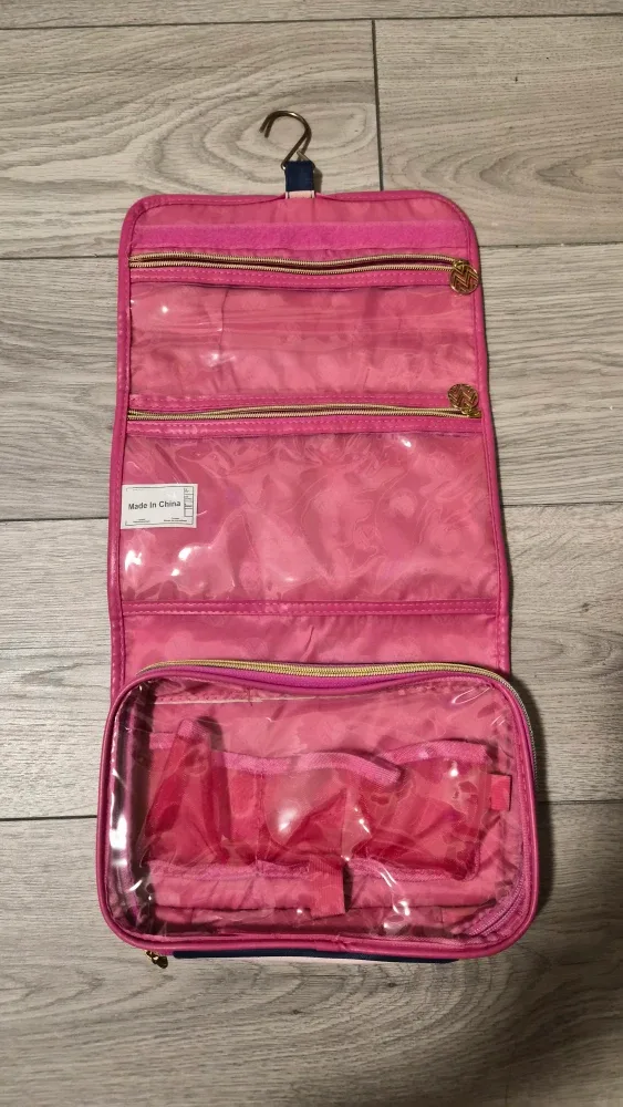 FREE Travel Pouch image indicator(3)