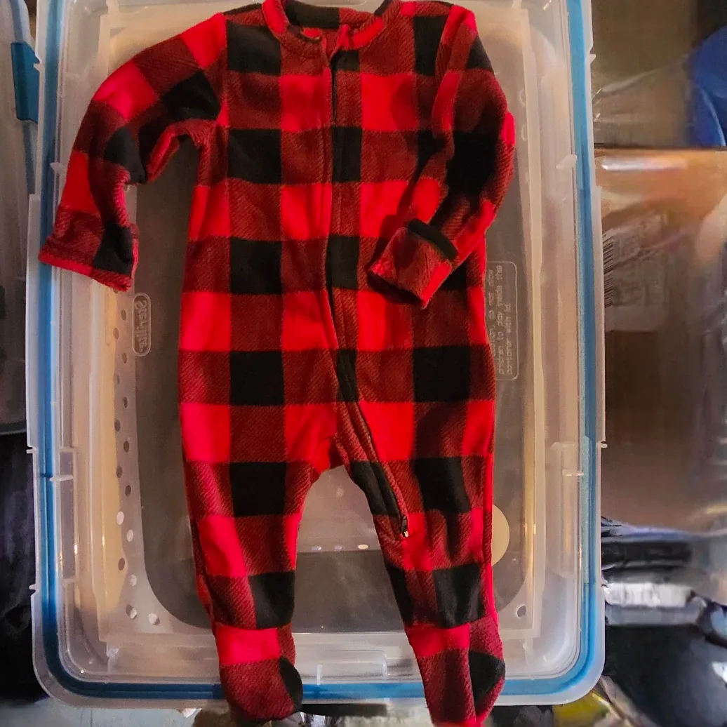 Baby Clothes Bundle: Old Navy & Carter's 3-6M image indicator(3)