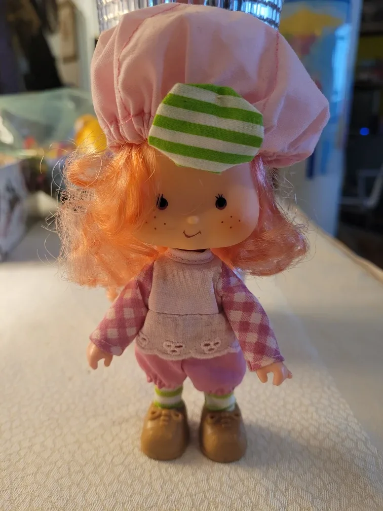 Strawberry Shortcake Doll image indicator(2)