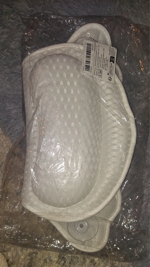 New White Bathtub Pillow with Suction Cups - photo 4