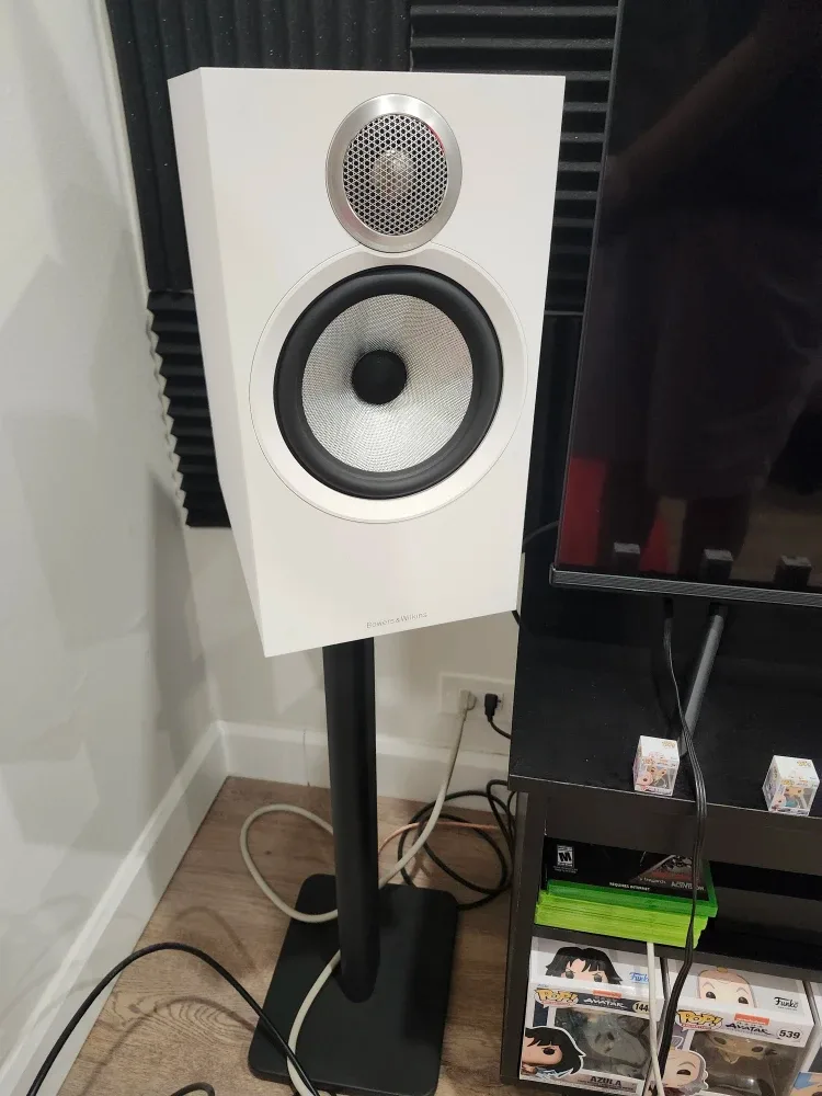 Bowers & Wilkins 606 S3 Bookshelf Speakers + Cambridge Speaker image indicator(3)