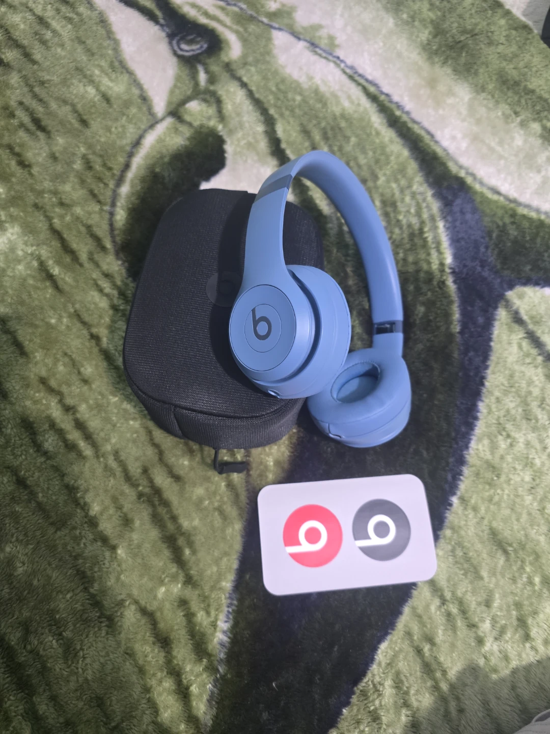 Beats Solo 4 Wireless Headphones - Blue with Case