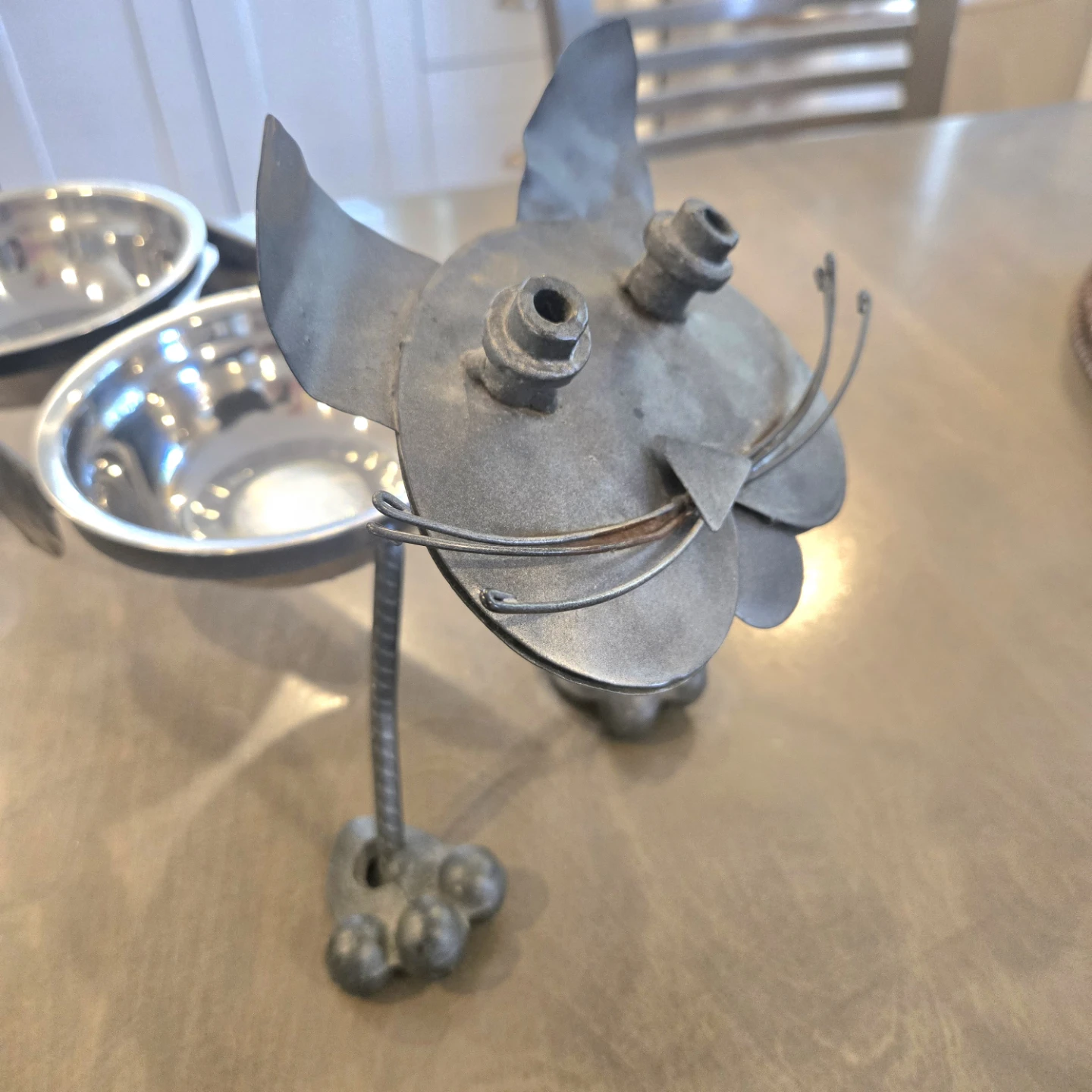 Metal Cat Sculpture Double Pet Bowl Stand - photo 2