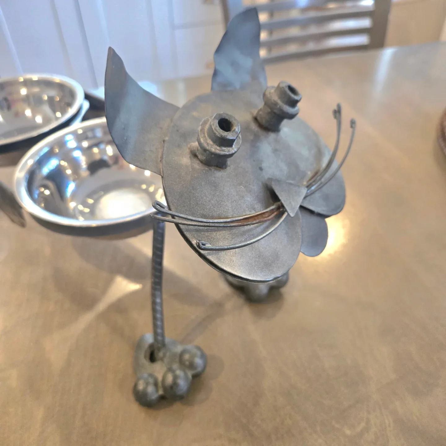 Metal Cat Sculpture Double Pet Bowl Stand image indicator(2)