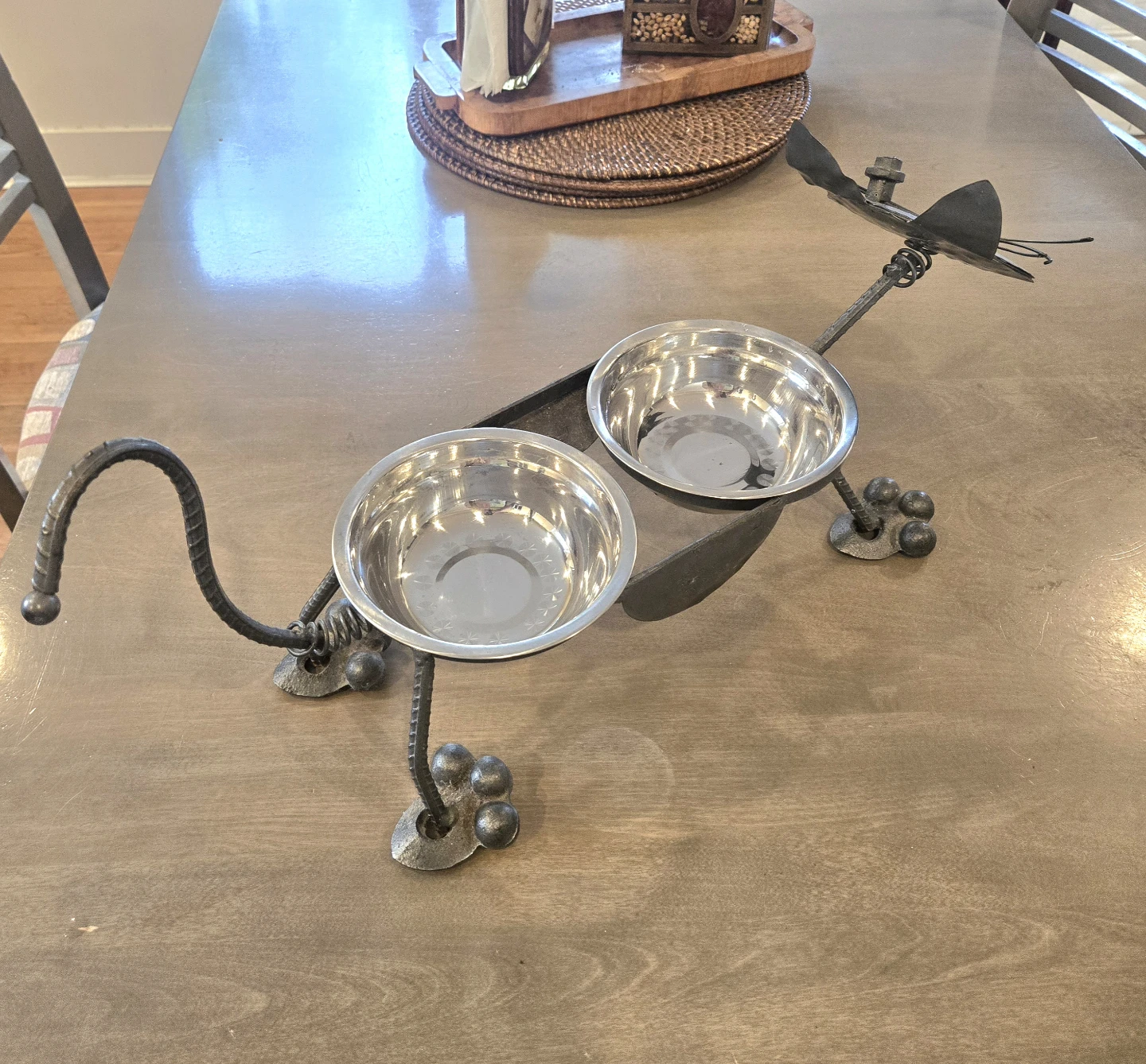 Metal Cat Sculpture Double Pet Bowl Stand - photo 3