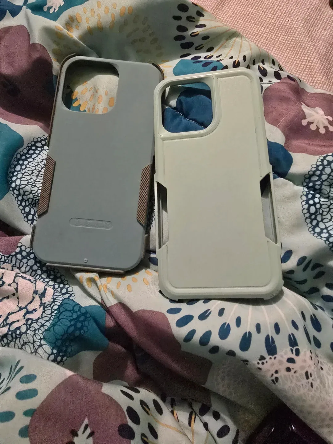 Two cases iphone 15 pro max image indicator(2)