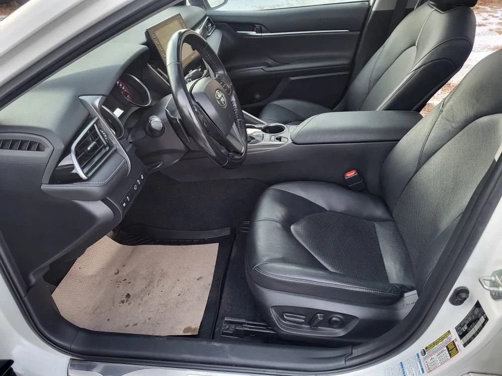 Toyota Camry Sedan - White image indicator(6)