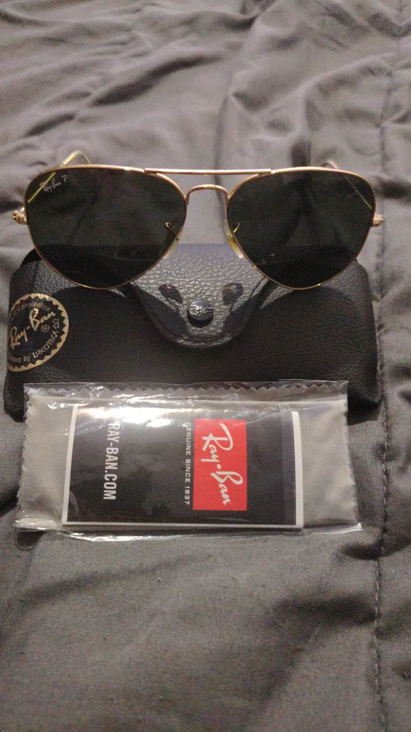 Ray-Ban Aviator Sunglasses with Case