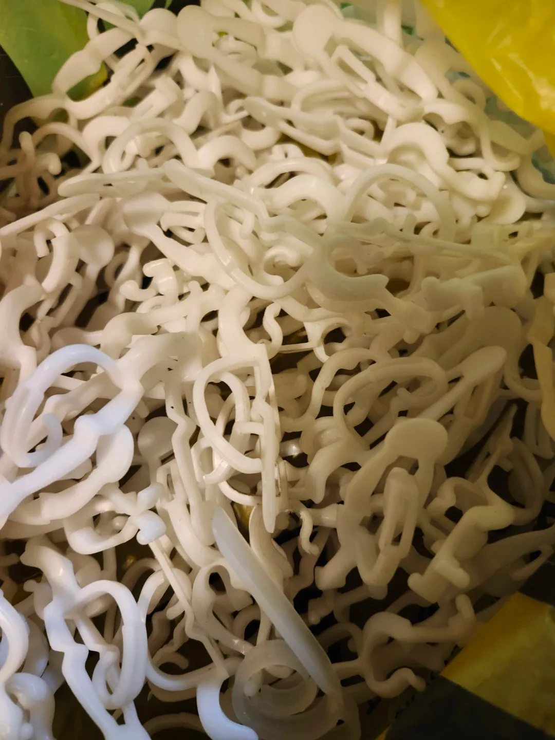 Eavestrough Light Clipps thumbnail