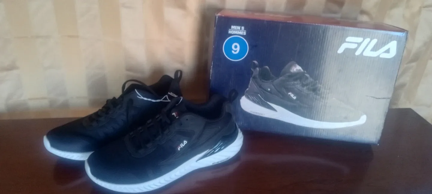 Fila Energized Men's Size 9 Sneakers - Black image indicator(3)