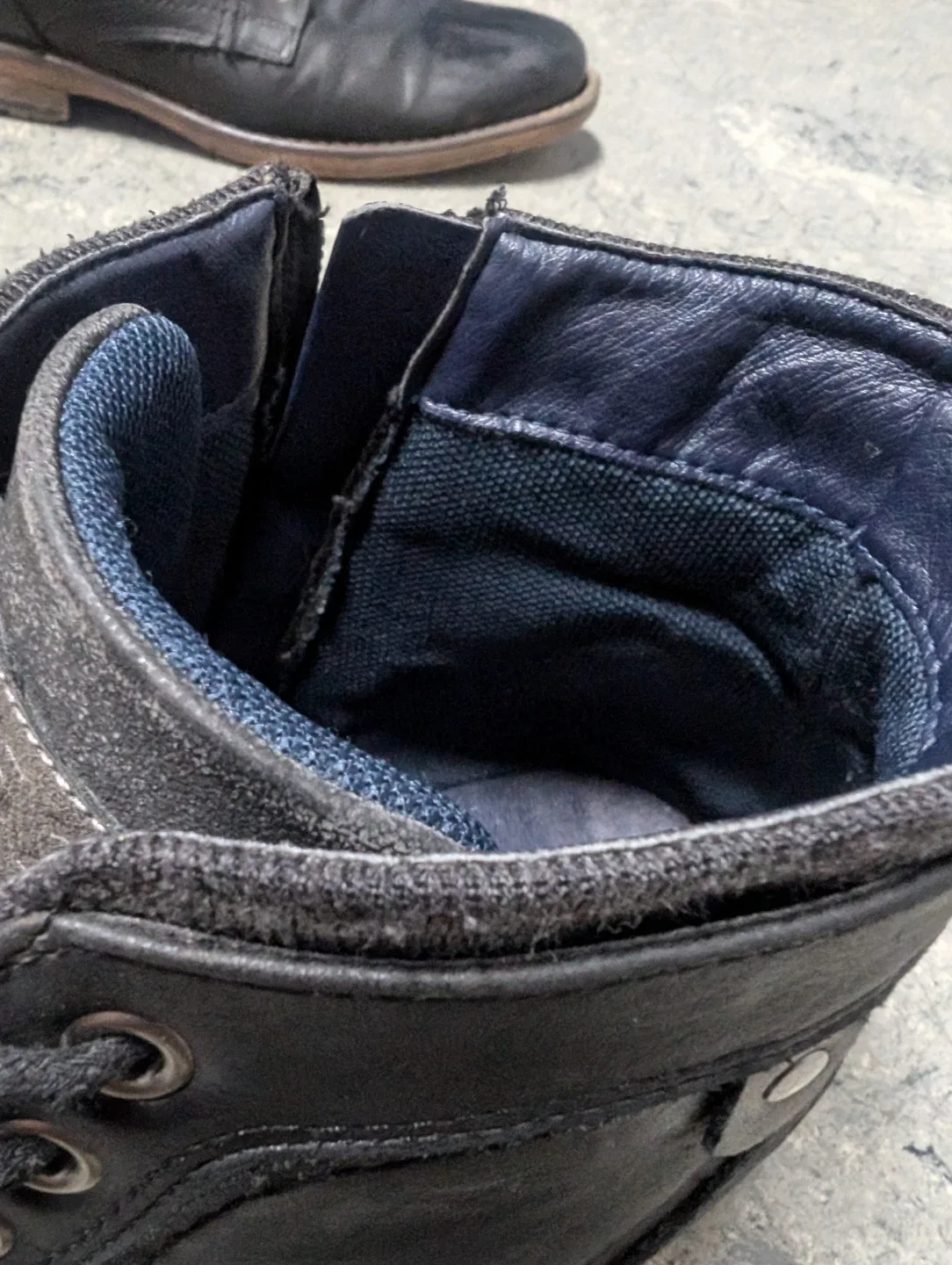 B-52 Black Leather Ankle Boots image indicator(3)