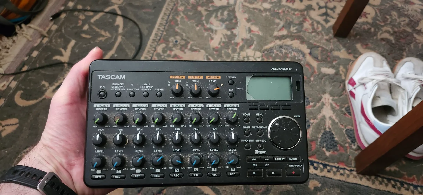 tascam pocket studio DP-008EX
