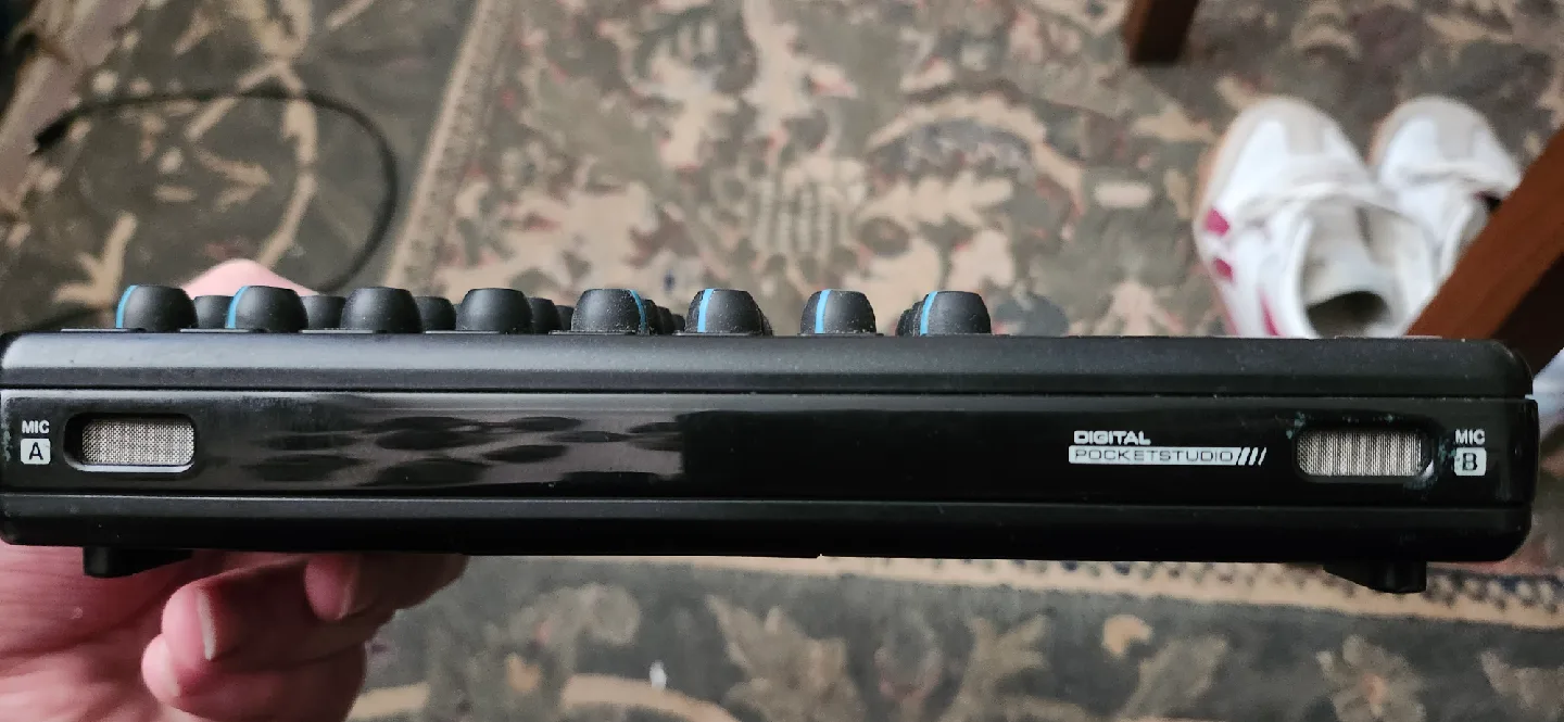 tascam pocket studio DP-008EX image indicator(2)