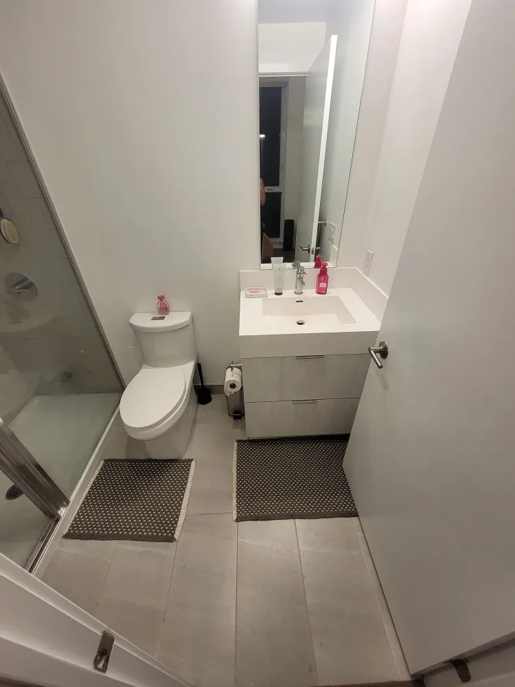 Lease Takeover - Master Bedroom image indicator(4)