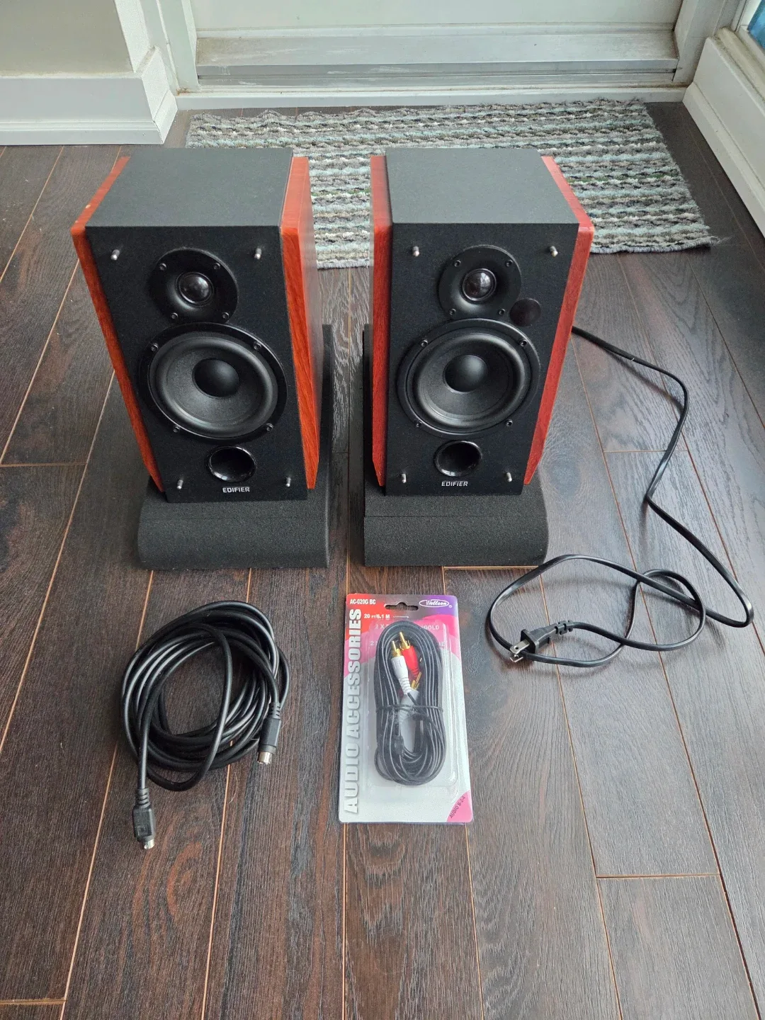 Edifier R1700BT Active Bluetooth Speakers with Foam Sound Pads