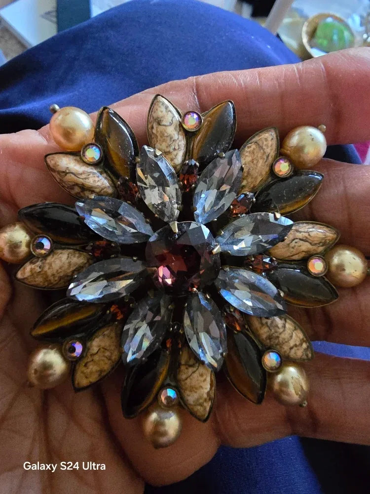 Vintage Floral Brooch Pin Signed Sorrelli.