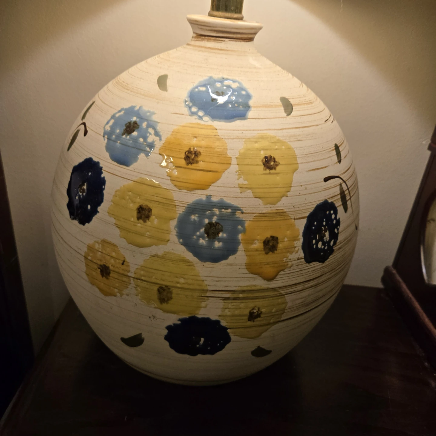 Vintage MCM Italian Floral Ceramic Table Lamp - photo 2