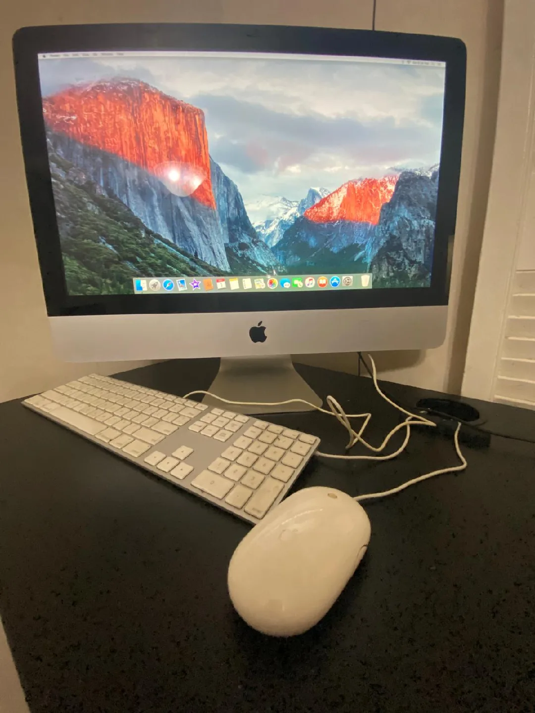 Apple iMac 21.5-inch (Mid 2010)