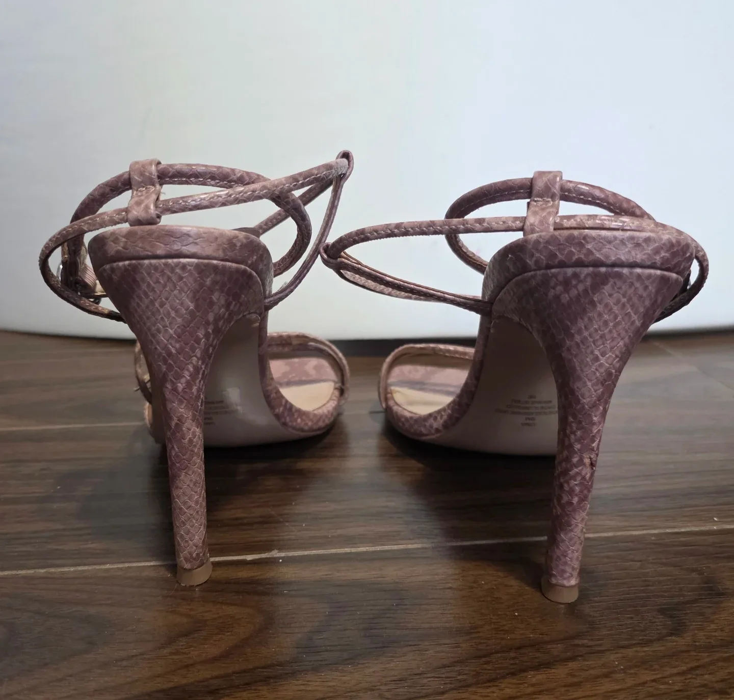 Steven Madden heels image indicator(3)